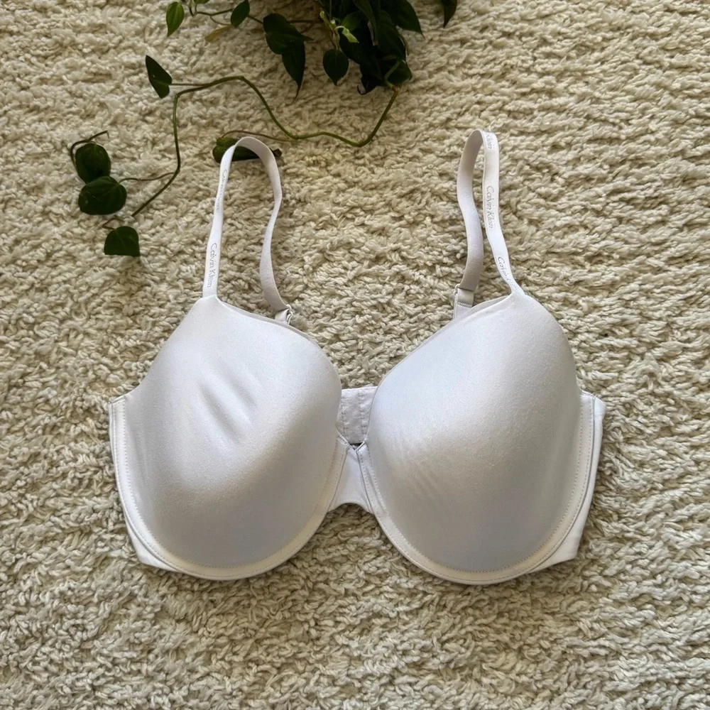 Calvin Klein White Underwire Lightly Padded Bra 36DD